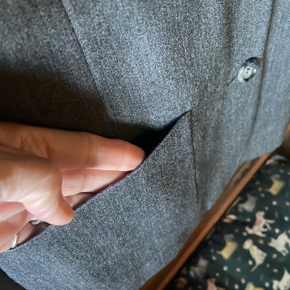 Liz Claiborne 3-button Blazer - Picture 7 of 10